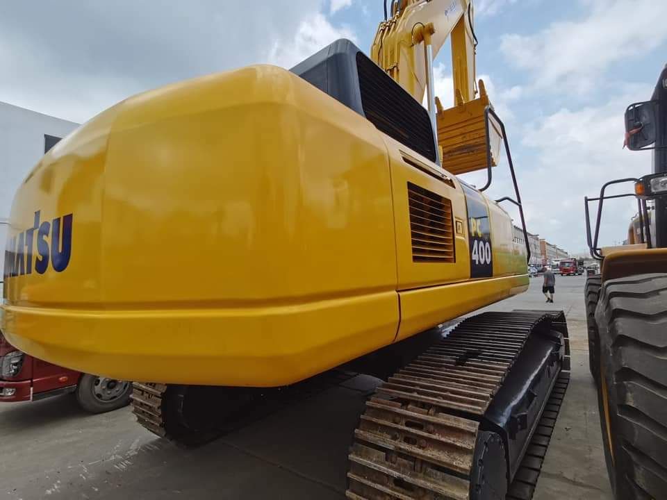 2022 Komatsu 400-8R Crawler Excavator