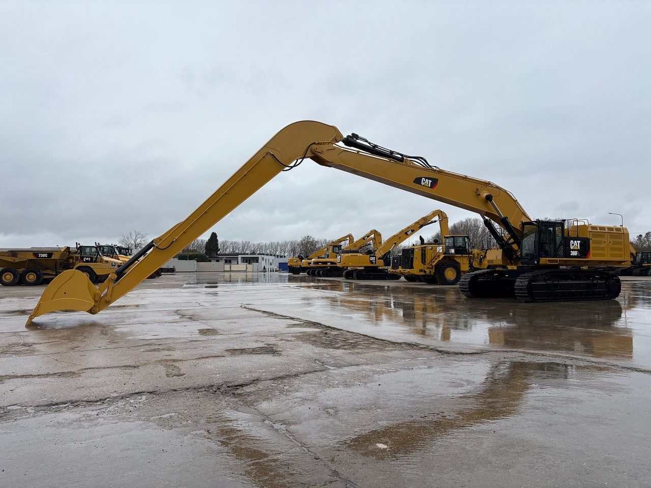 2020 Caterpillar 390F Crawler Excavator
