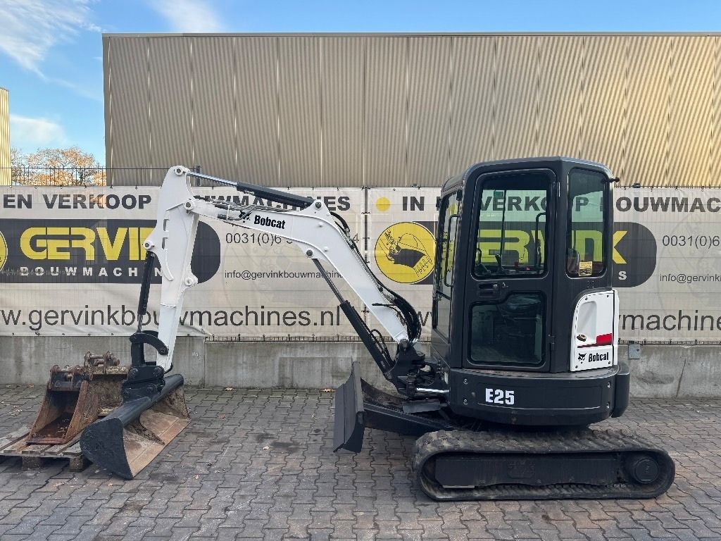 2014 Bobcat E25 Mini Excavator