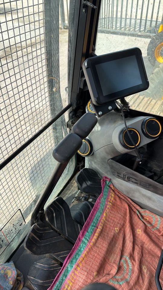 2019 JCB JS220XL