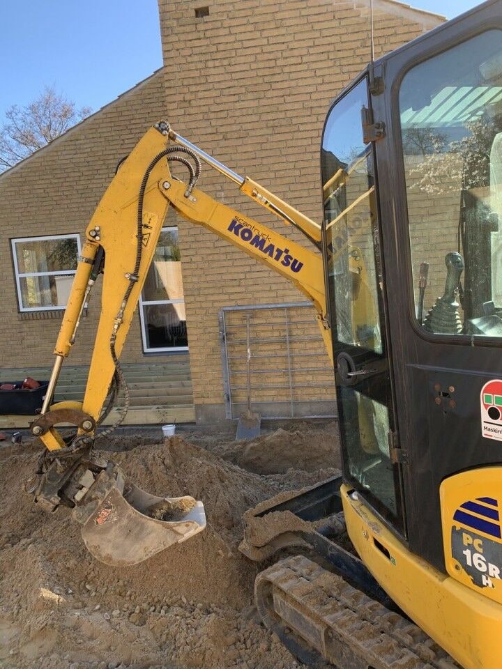 2022 Komatsu PC16R-3HS Mini Excavator