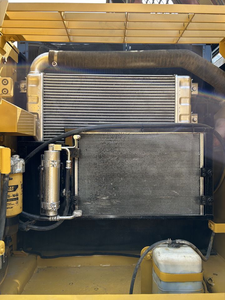 2015 Caterpillar 323DL Crawler Excavator