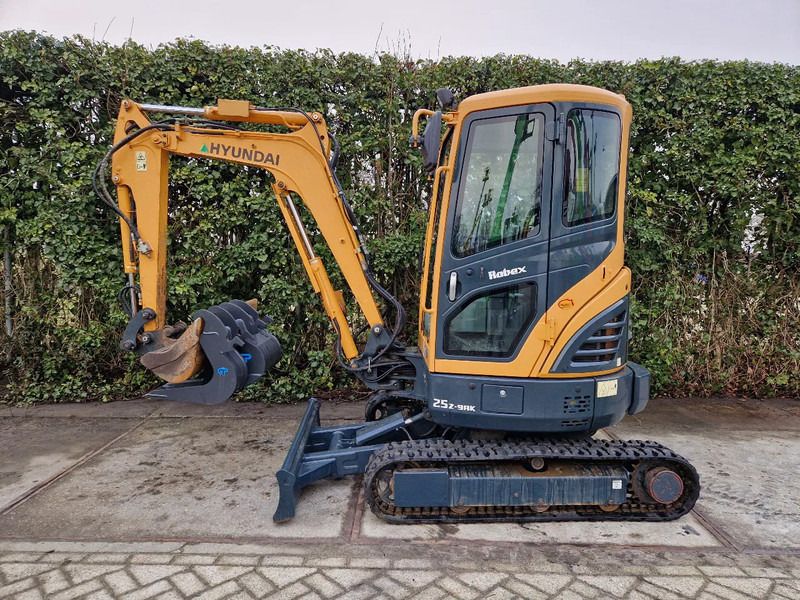 2016 Hyundai 25Z-9AK Mini Excavator