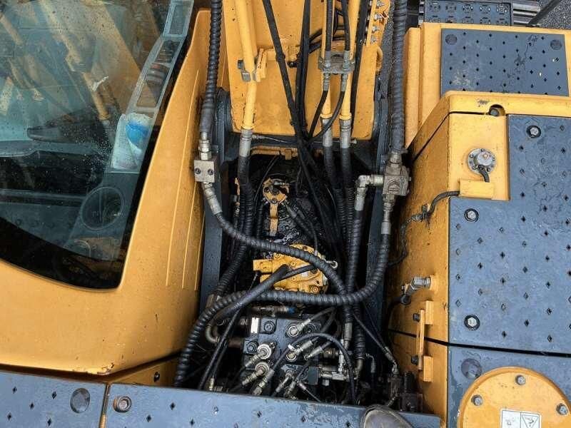 2010 Hyundai R140LC-9 Crawler Excavator