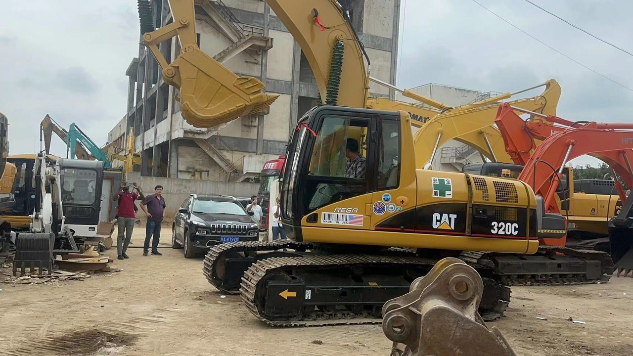 2016 Caterpillar 320CL Crawler Excavator