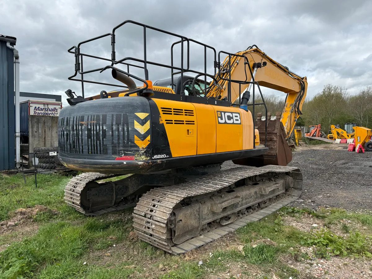 2016 JCB JS220LC Crawler Excavator