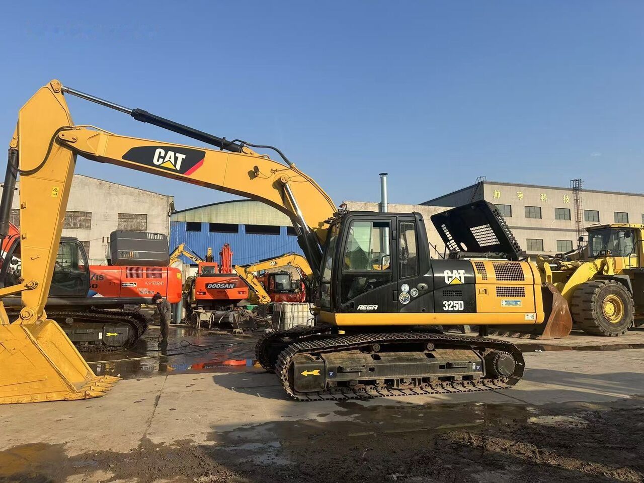 Caterpillar 325D Crawler Excavator
