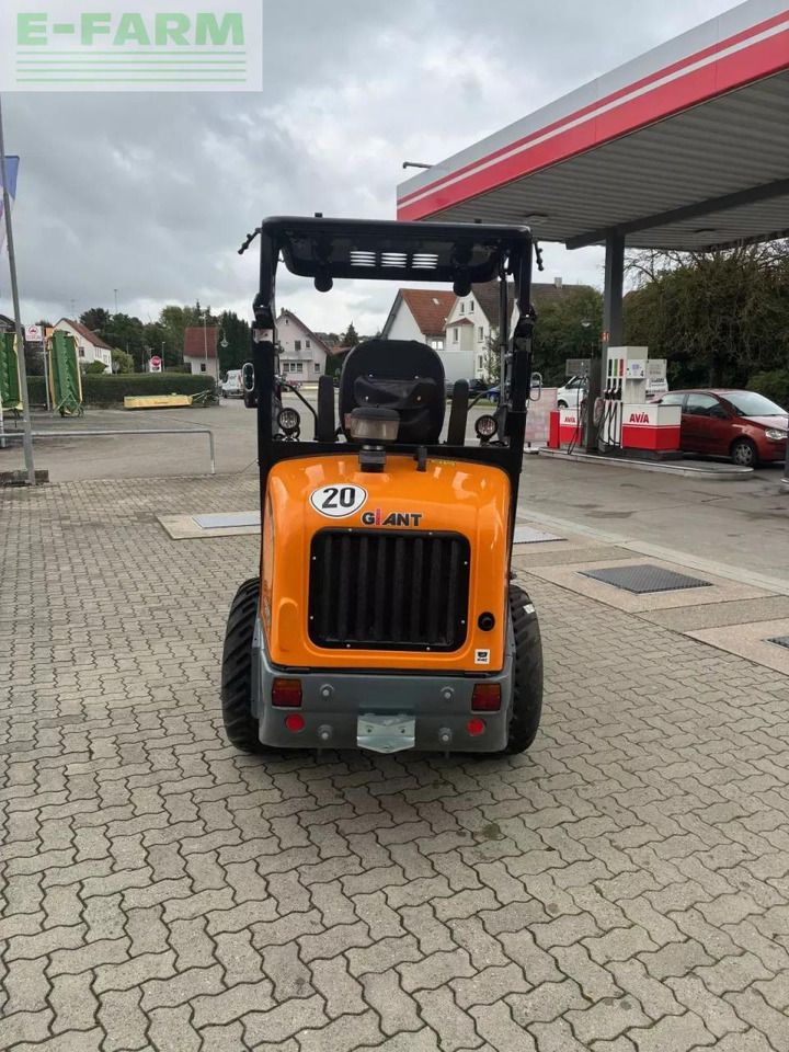 New Giant G2500 HD Mini Excavator