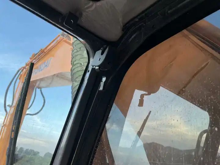 2019 Hyundai R225LC-9T Crawler Excavator