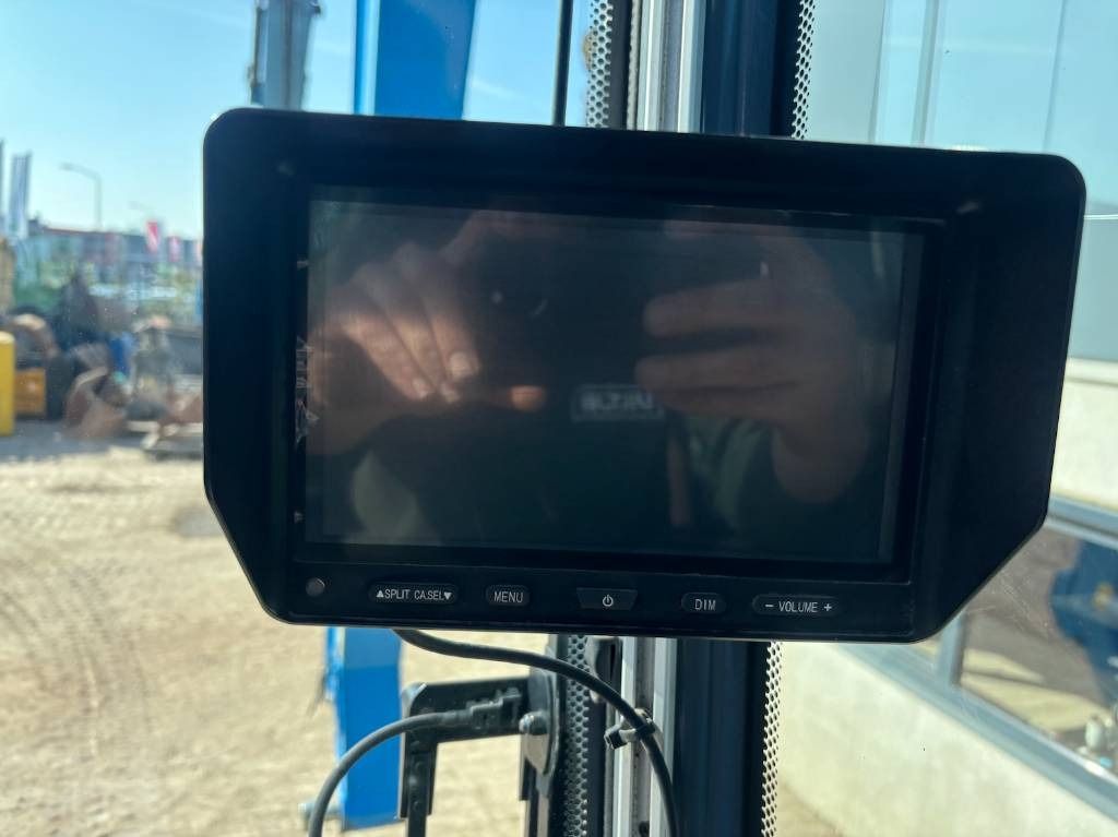 2018 Fuchs MHL320F Material Handler