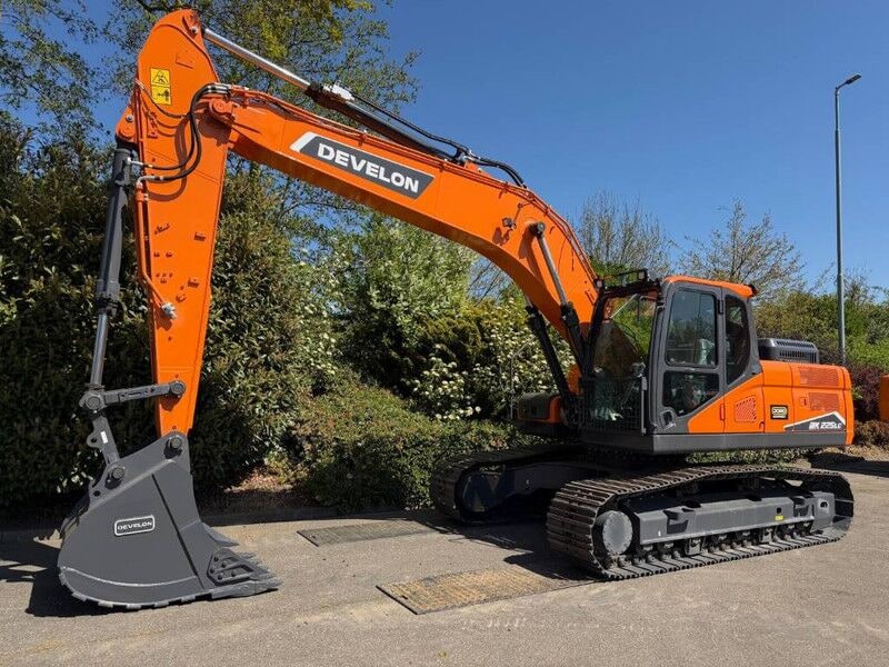 2025 Develon DX225LC-7M Crawler Excavator