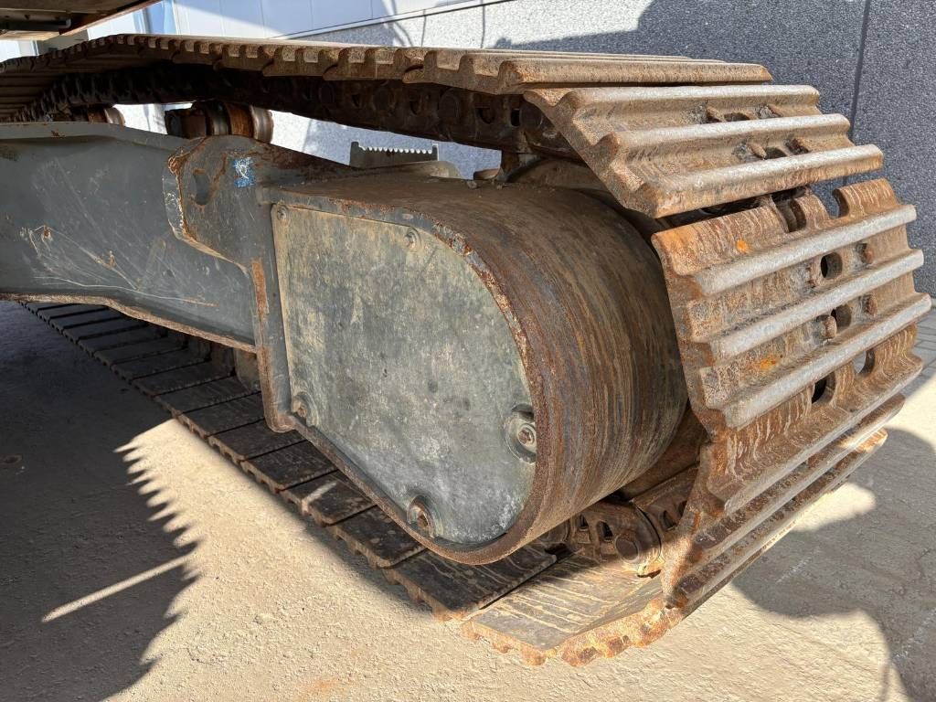 2021 Liebherr R945 Crawler Excavator