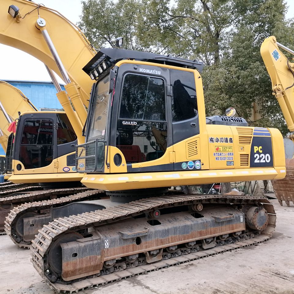 2020 Komatsu PC220-8 Crawler Excavator