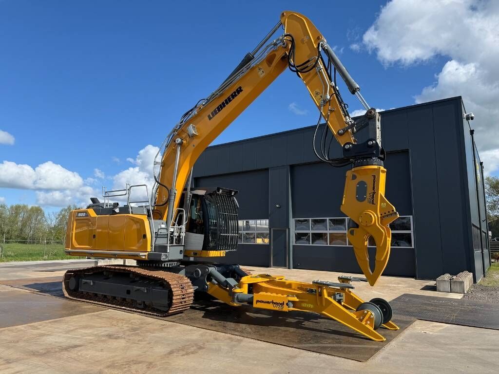 2020 Liebherr R922LC Material Handler