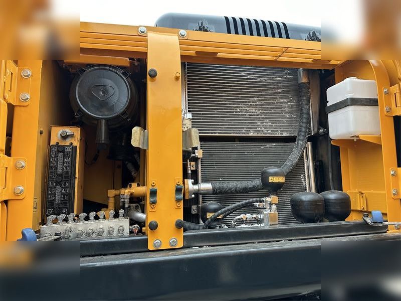 2020 Hyundai R220LC-9S Crawler Excavator