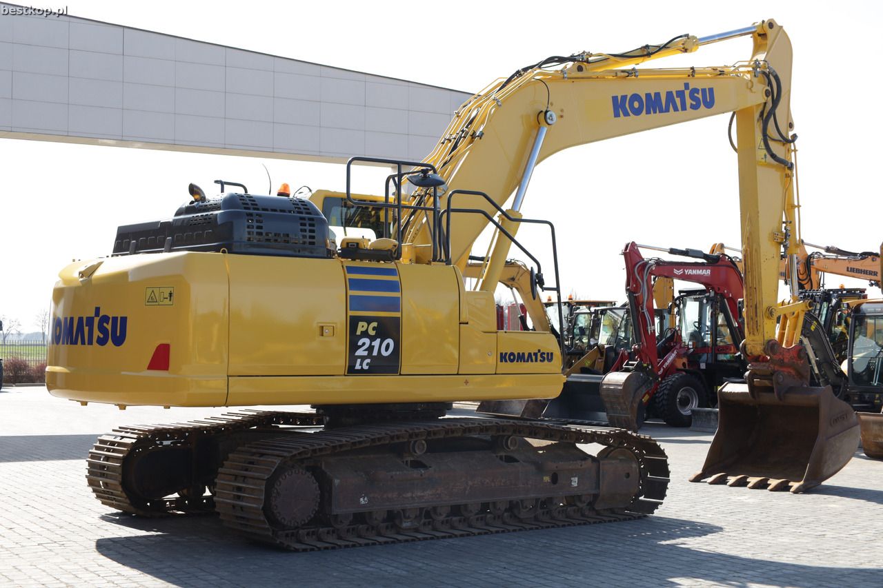 2018 Komatsu PC210LC-11 Crawler Excavator