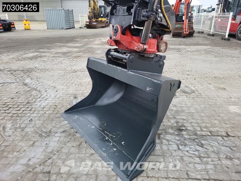 Liebherr R926 Compact Tiltrotator (2016)