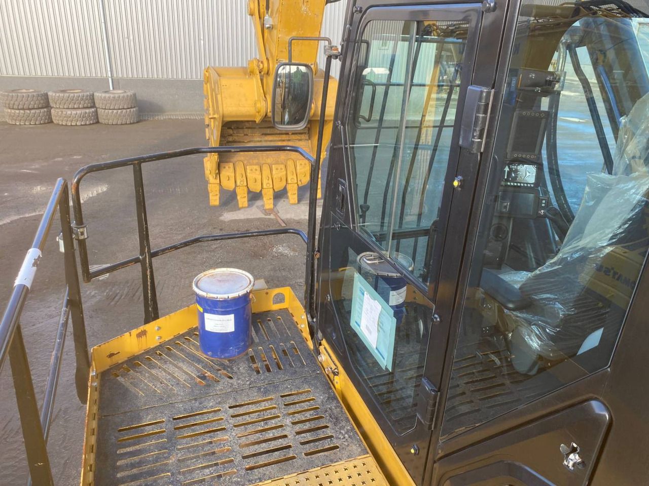 2019 Caterpillar 6015B Crawler Excavator