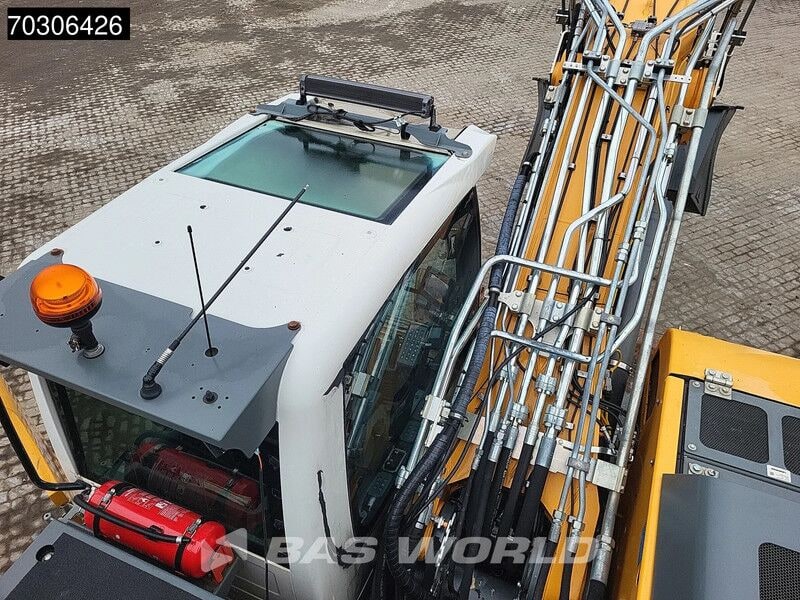 Liebherr R926 Compact Tiltrotator (2016)