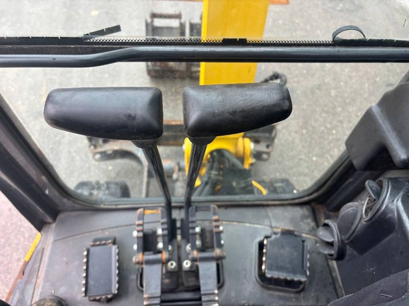 2018 Komatsu PC16R-3HS Mini Excavator