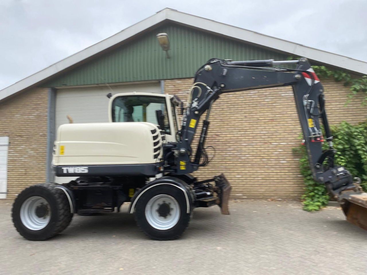2015 Terex TW85 Wheel Excavator