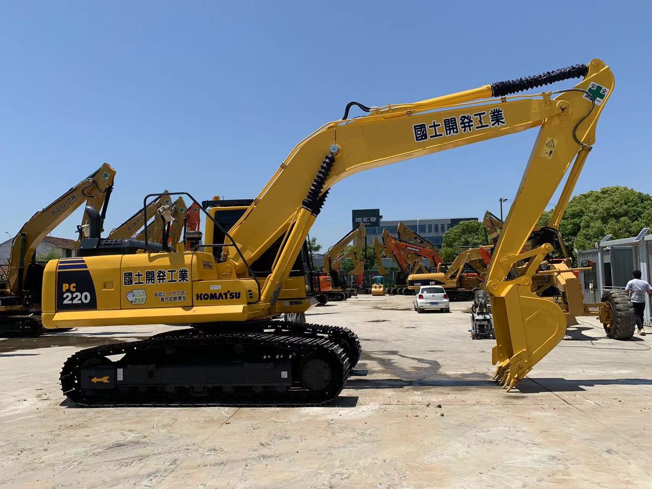2021 Komatsu PC220 Crawler Excavator