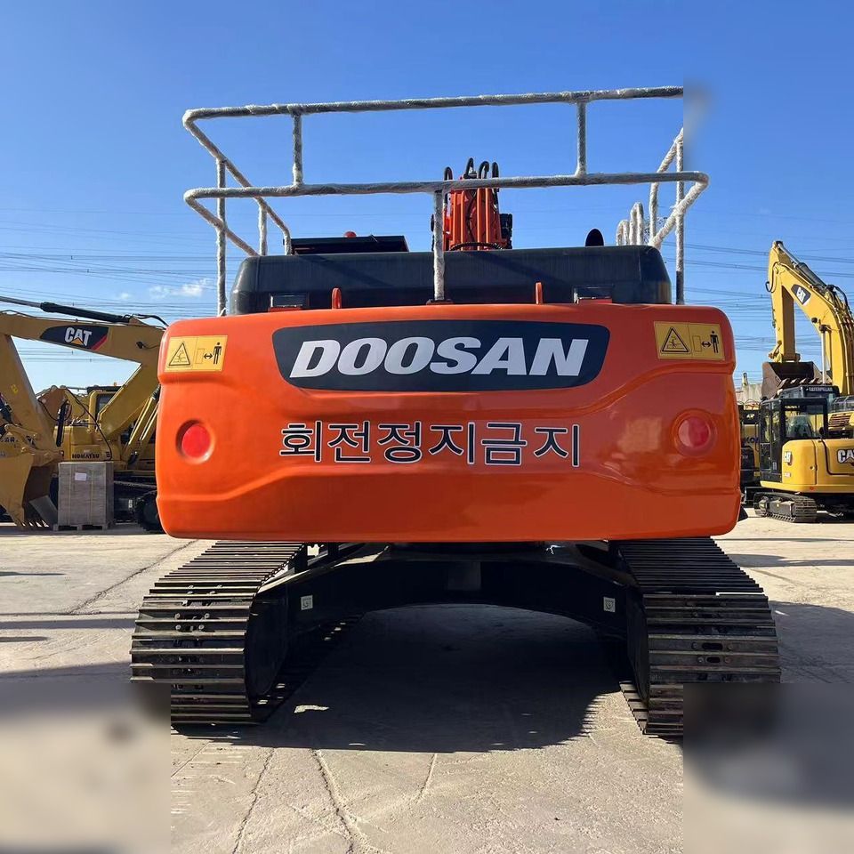 2020 Doosan DX260LC Crawler Excavator