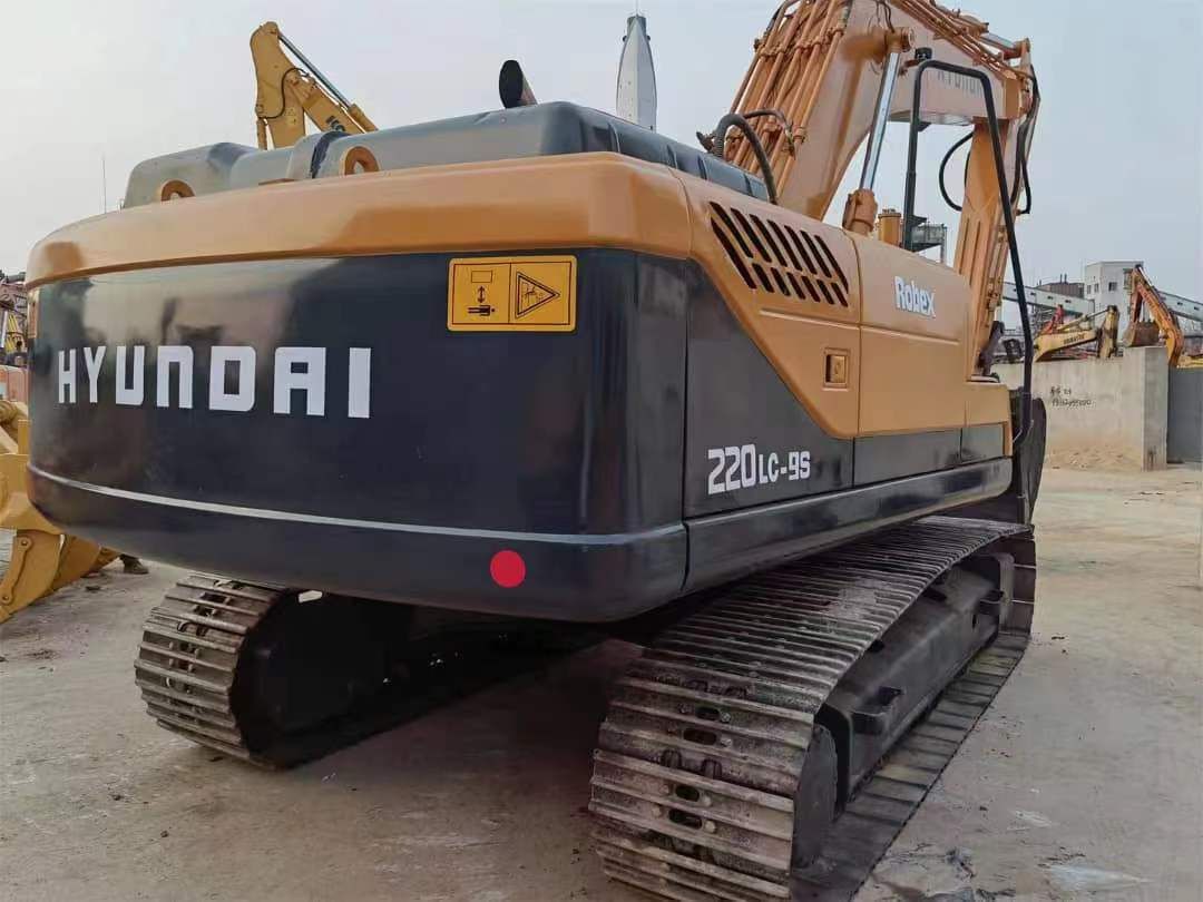 2019 Hyundai R220LC-9S Crawler Excavator