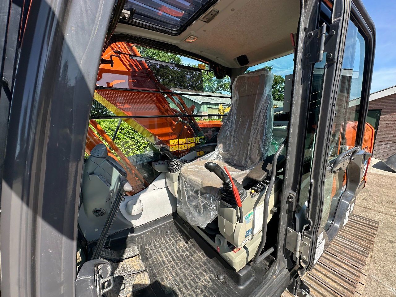 2014 Hitachi ZH210LC-5B Crawler Excavator