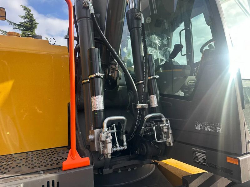 2025 Volvo EWR170E Wheel Excavator