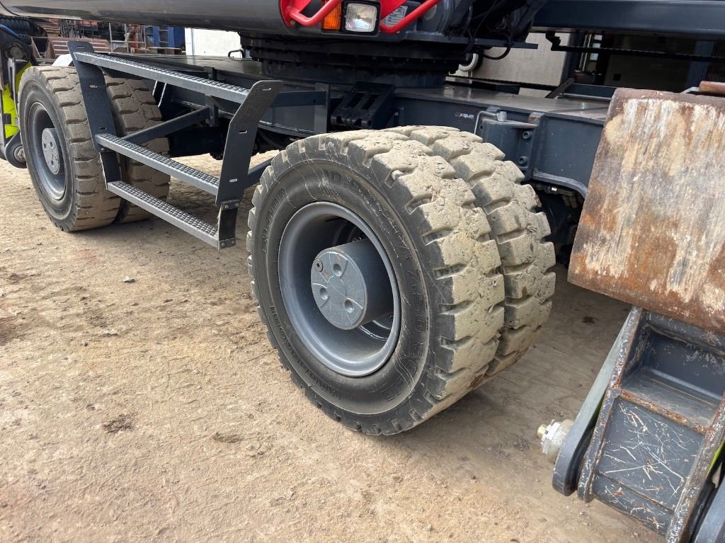 2020 Atlas 250MH Material Handler