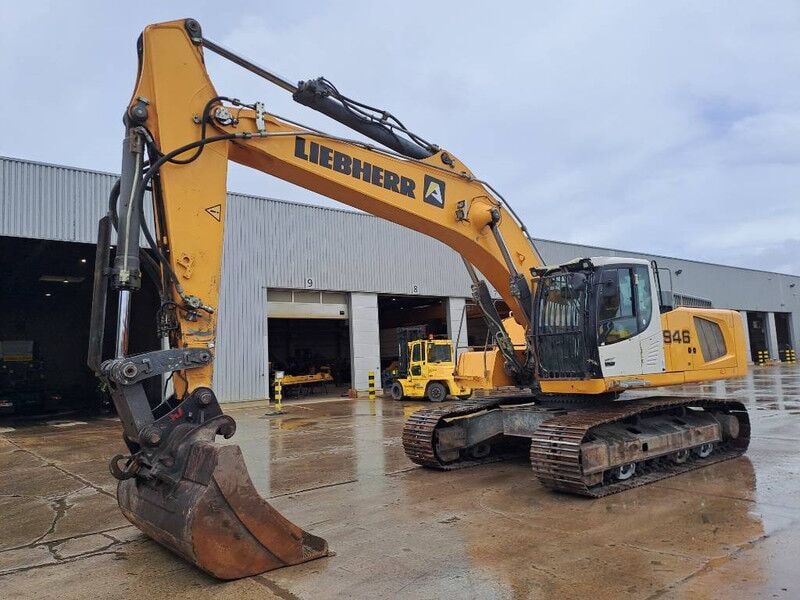 2018 Liebherr R946 Crawler Excavator
