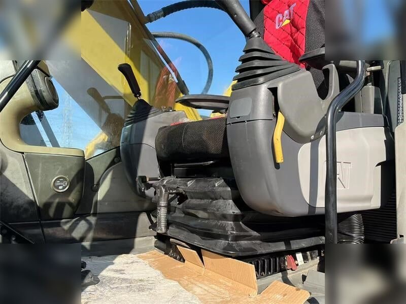 2022 Caterpillar 320D Crawler Excavator