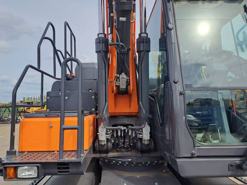2023 Doosan DX160W-7 Wheel Excavator