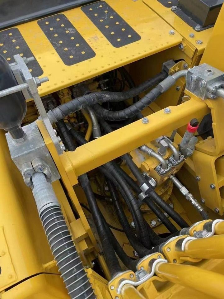 2023 Komatsu PC220-8 Crawler Excavator