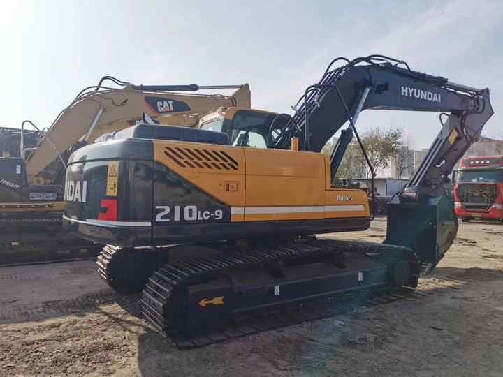 2022 Hyundai 210-9S Crawler Excavator