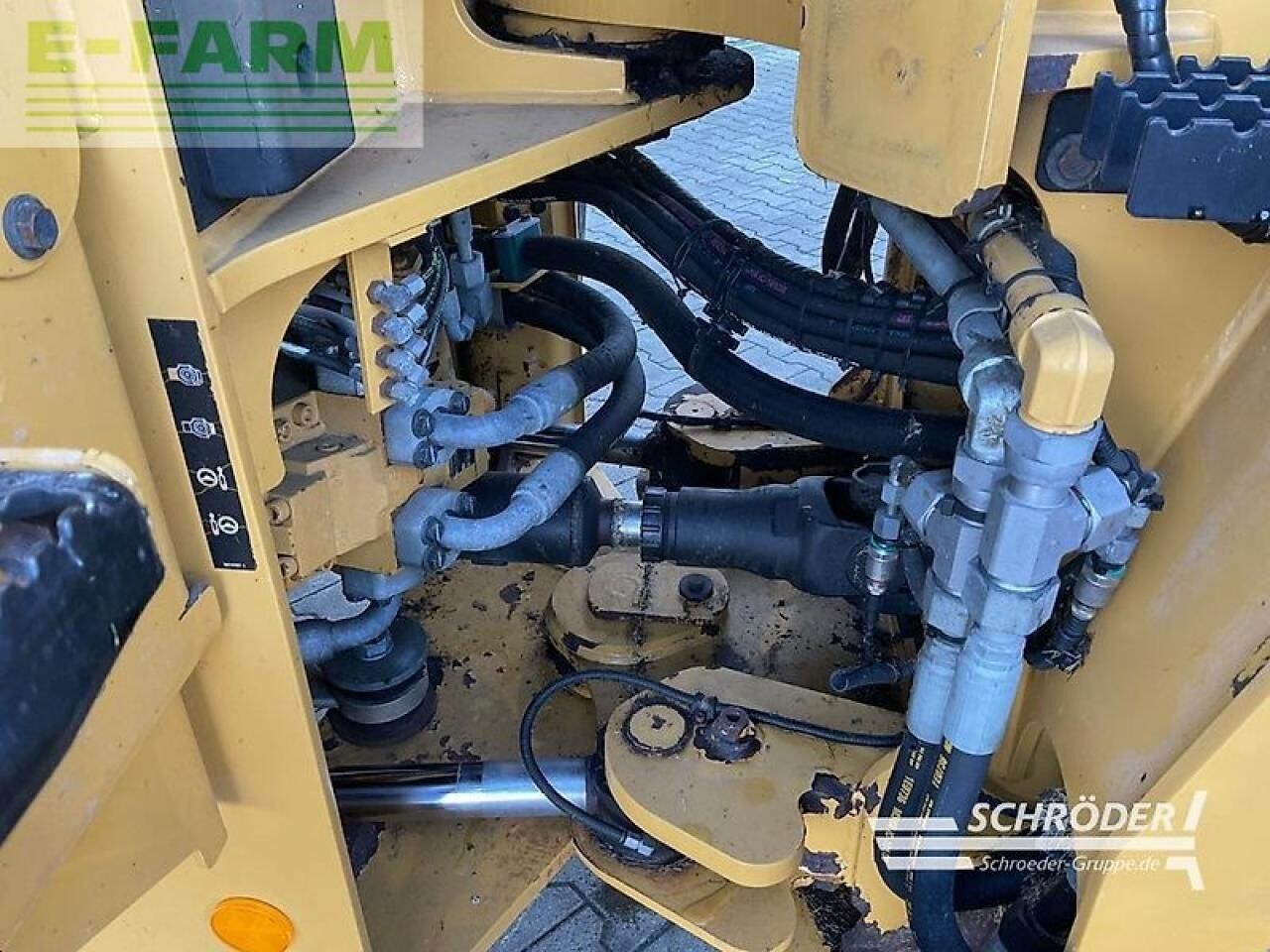 2018 Caterpillar 938M Mini Excavator