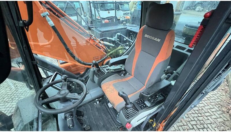 2020 Doosan DX210W-5 Wheel Excavator
