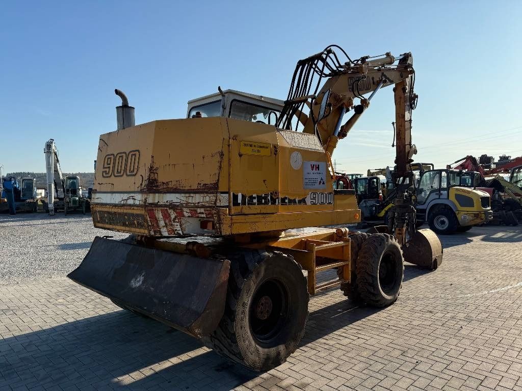 1992 Liebherr A900C Wheel Excavator