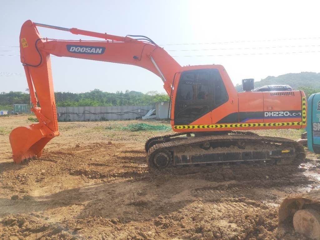 2022 Doosan DH220LC-7 Crawler Excavator