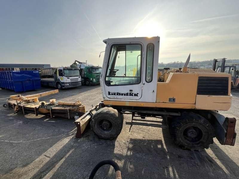 2000 Liebherr A316 Wheel Excavator