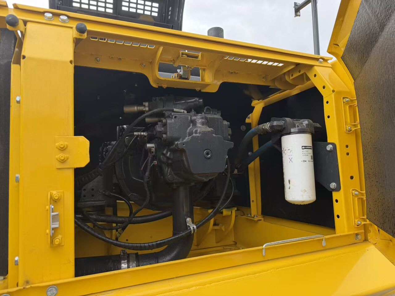 2025 Komatsu PC300 Crawler Excavator