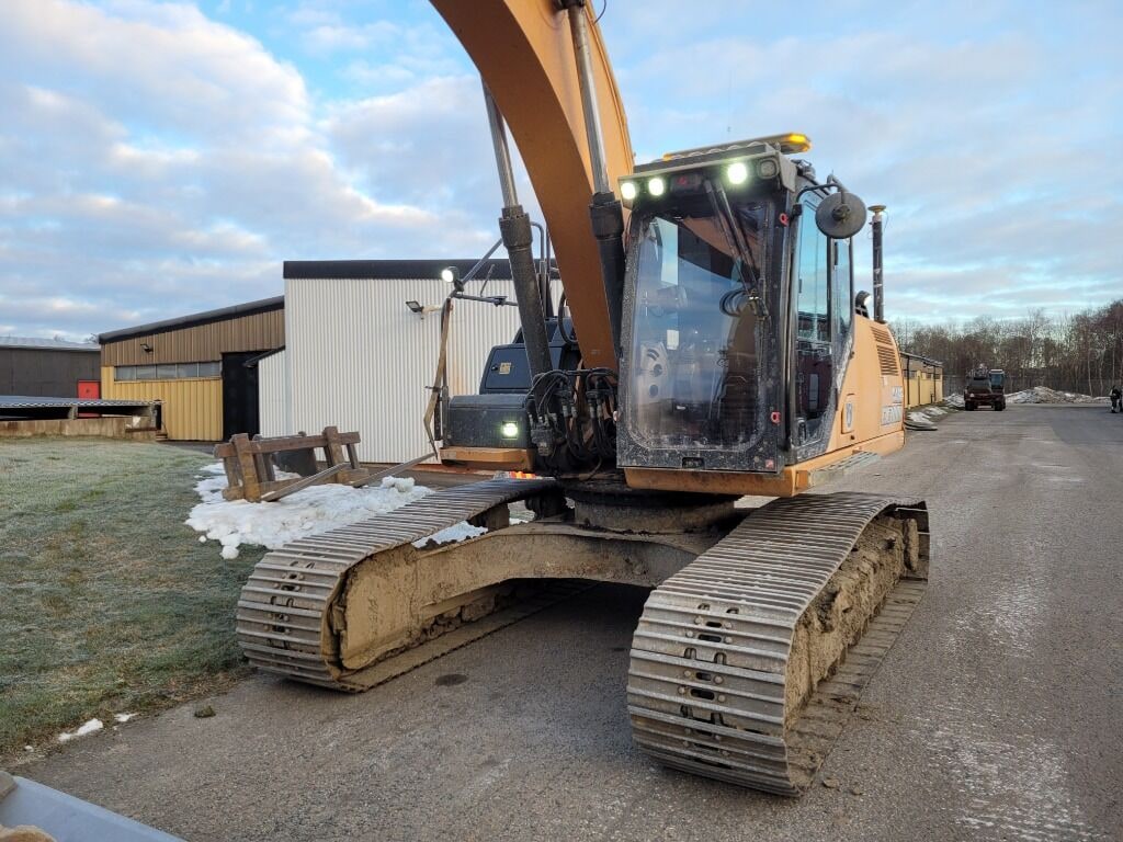 2015 CASE CX300D Crawler Excavator