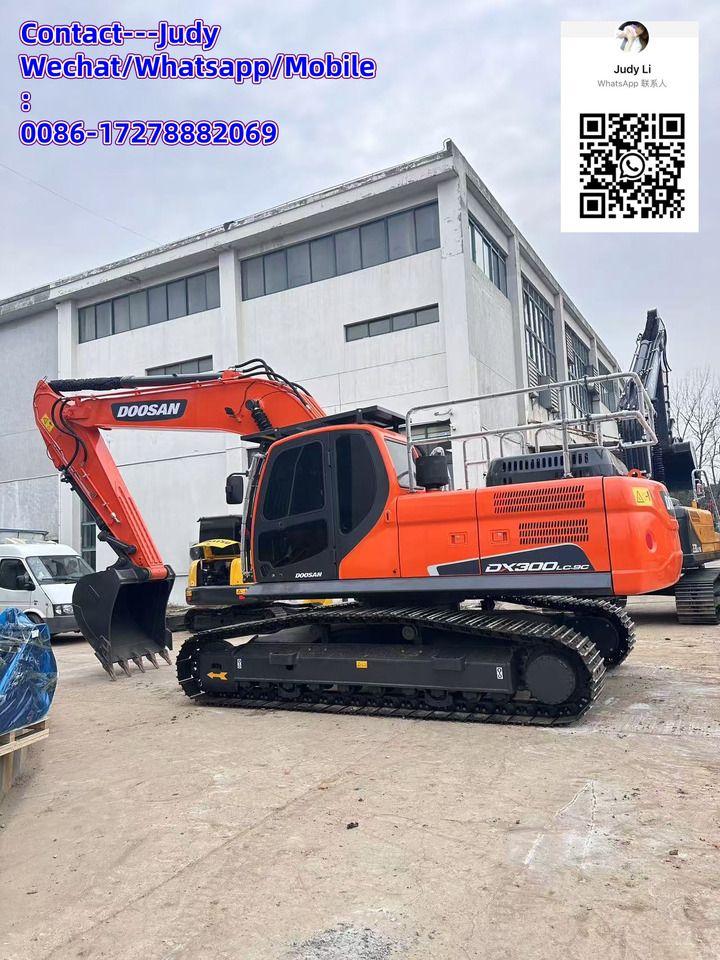 2021 Doosan DX300LC Crawler Excavator