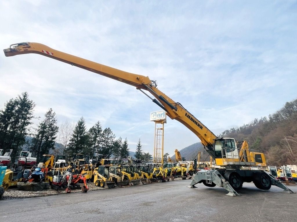 2017 Liebherr LH60 M LITRONIC Material Handler