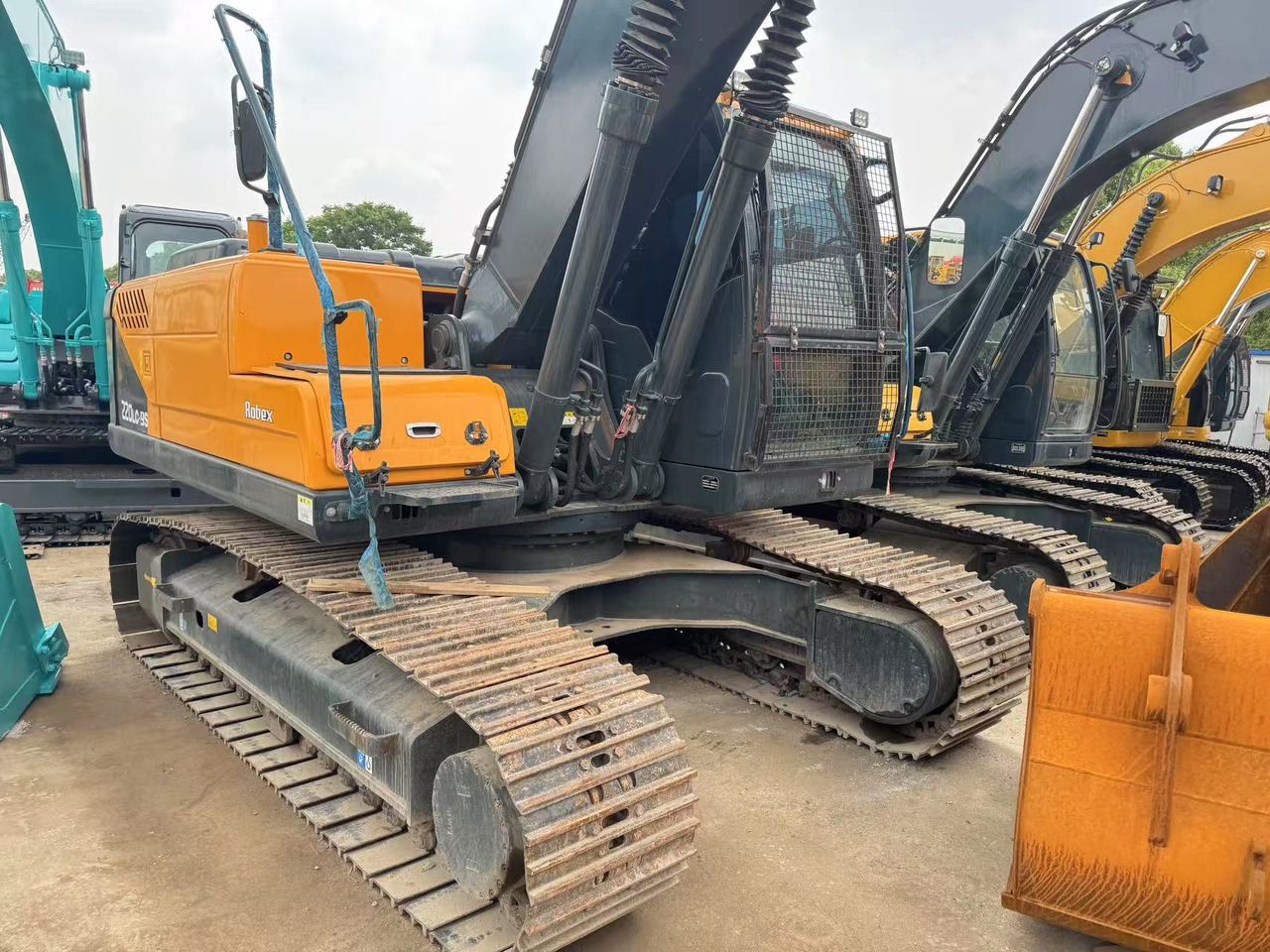 2023 Hyundai R220LC-9S Crawler Excavator