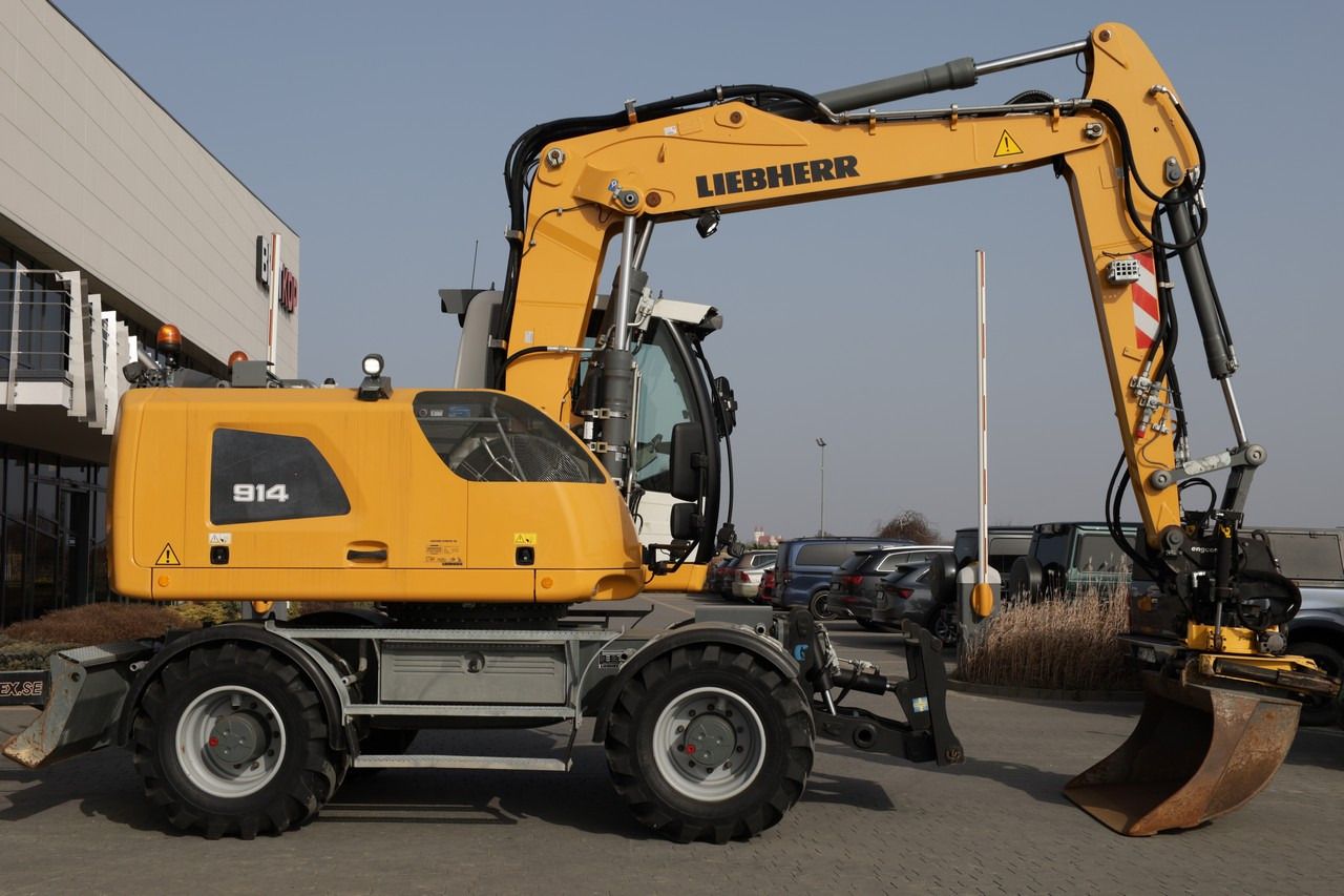 2017 Liebherr A914 LITRONIC Wheel Excavator