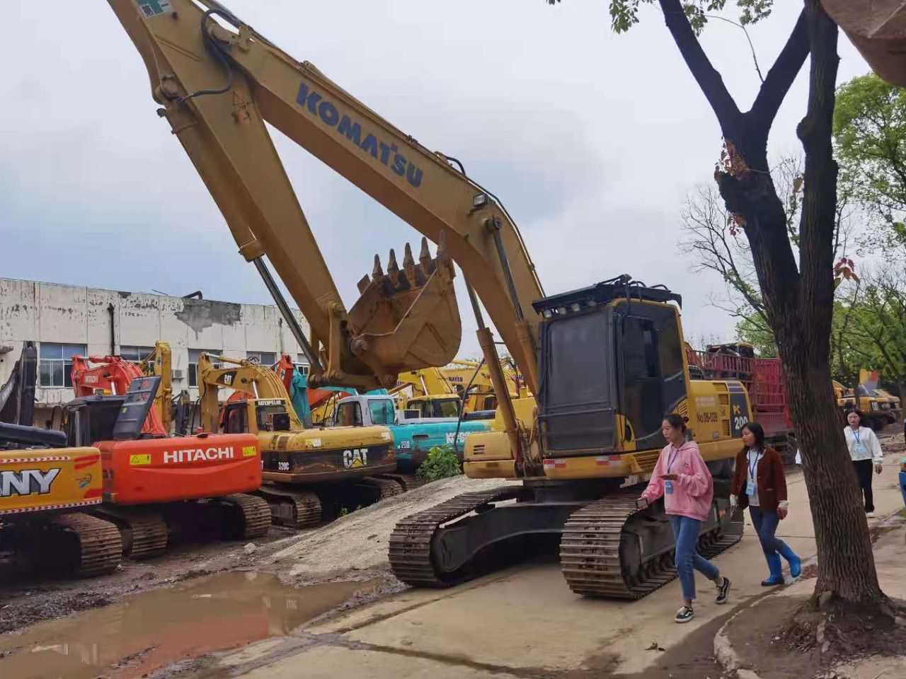 2018 Komatsu PC200-8 Crawler Excavator