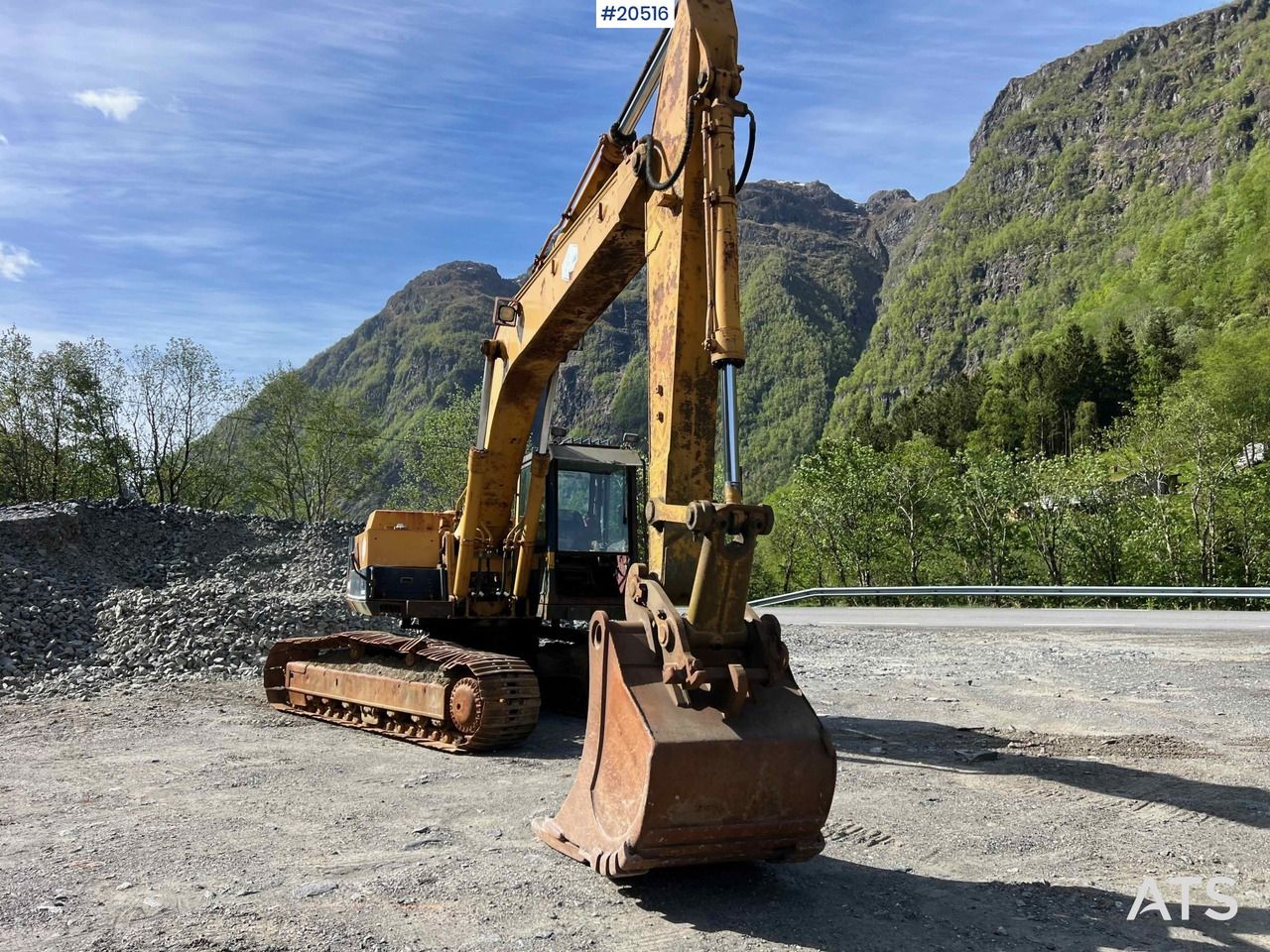 1998 Komatsu PC200-3 Crawler Excavator