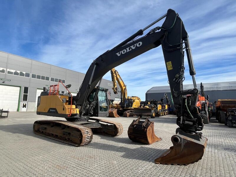 2017 Volvo EC300EL Crawler Excavator